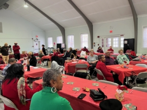 Super Seniors mix with students at holiday lunch